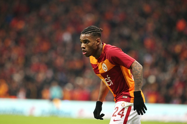 占优但